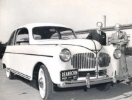 Een Ford met een carrosserie van hennep